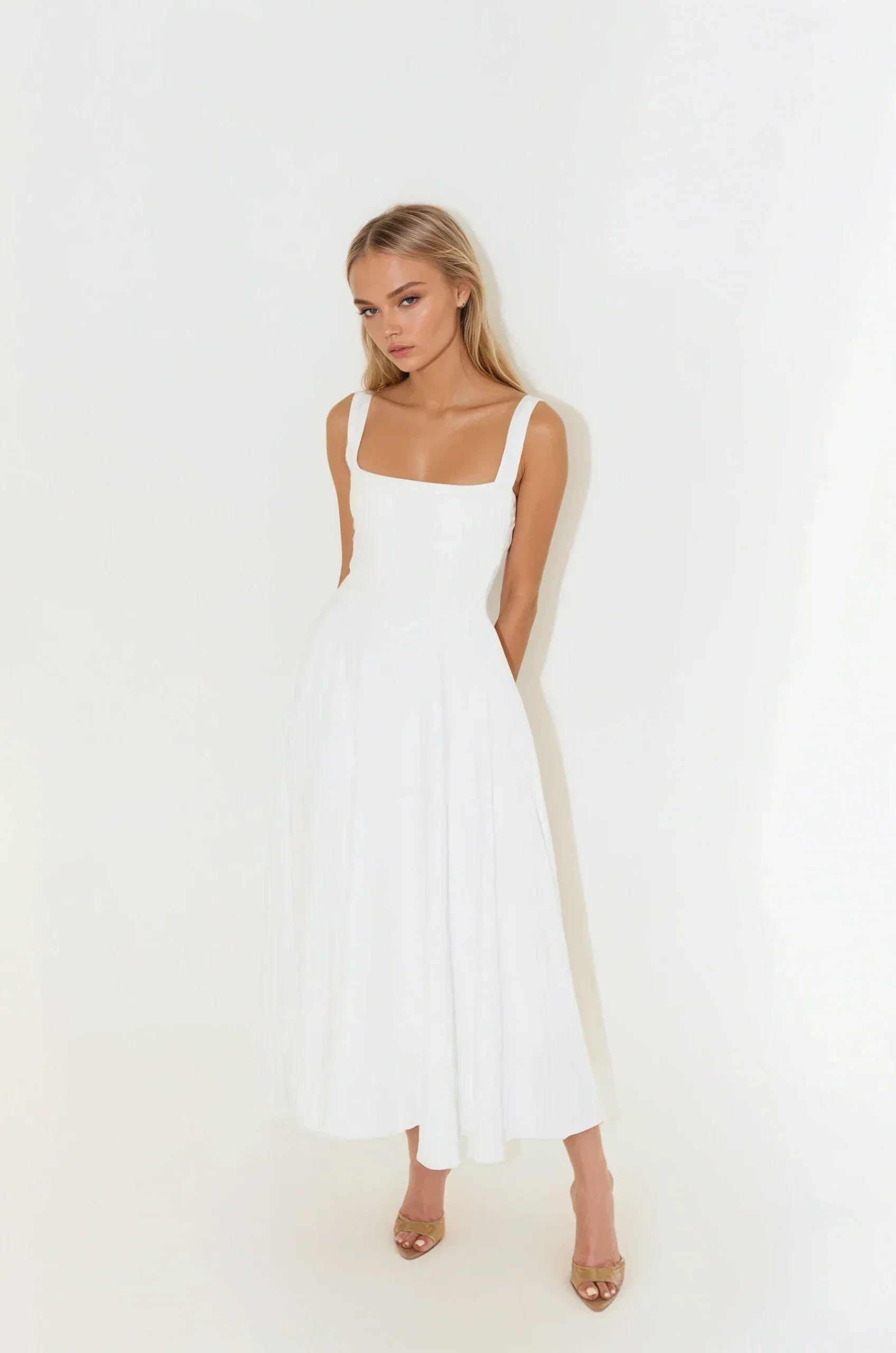 Lilou | Pure Dress & Natural Elegance - Novela New York
