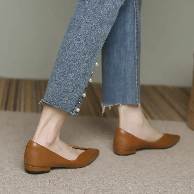 Milara - Pointed Leather Flats - Novela New York